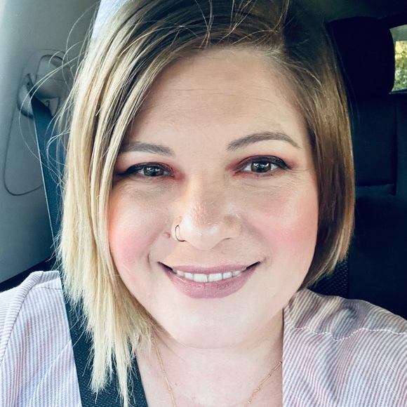 Meet your Posher, Paige - Picture 1 of 16